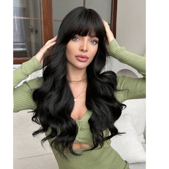 Wavy Long Black Wig - Picture 5 of 8